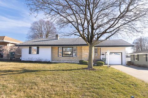 1348 Jeffery St, Bradley, IL 60915
