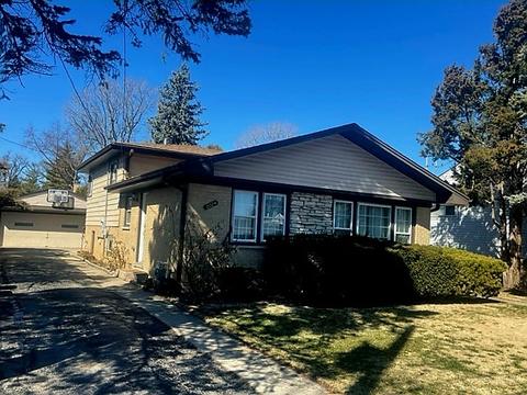 2024 Birch St, Des Plaines, IL 60018 photo 2