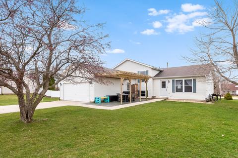 611 S Sandra St, Kingston, IL 60145