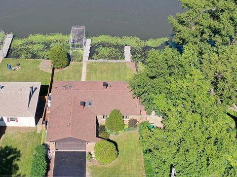 515 Kingston Blvd, Mchenry, IL 60050