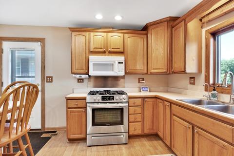 515 Kingston Blvd, Mchenry, IL 60050 photo 13