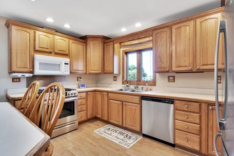 515 Kingston Blvd, Mchenry, IL 60050 photo 12