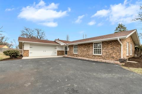 411 Sugar Creek Dr, Joliet, IL 60433
