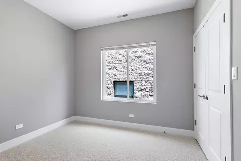 643 E 50th St, Chicago, IL 60615 photo 13