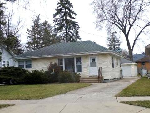 324 W School St, Villa Park, IL 60181