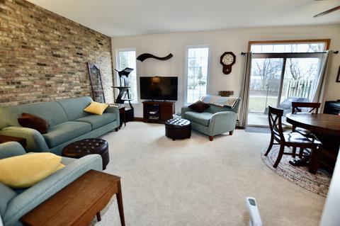 5207 Cobblers Xing, Mchenry, IL 60050 photo 2