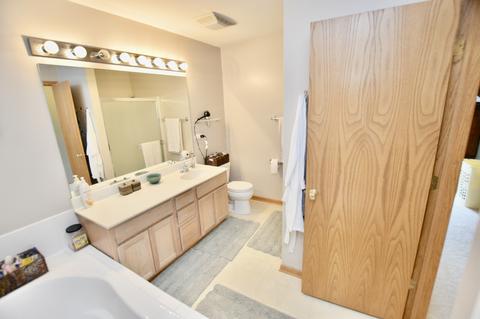 5207 Cobblers Xing, Mchenry, IL 60050 photo 17