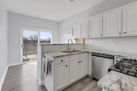 28703 Sawmill Ln, Lakemoor, IL 60051 photo 12