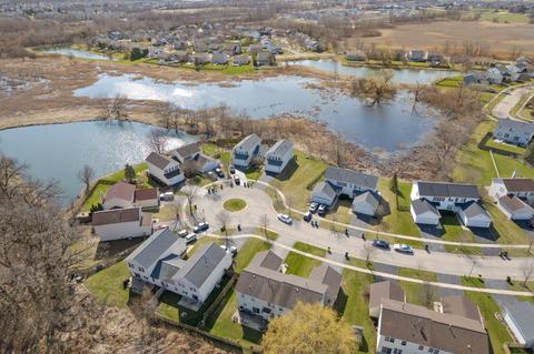 28703 Sawmill Ln, Lakemoor, IL 60051 photo 3