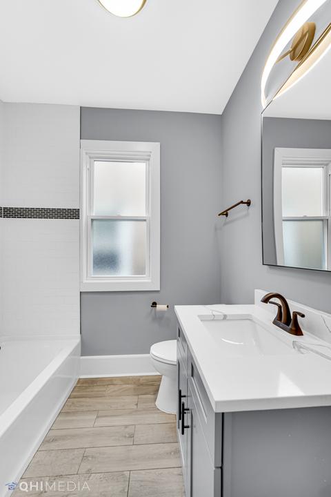 8014 S Champlain Ave, Chicago, IL 60619 photo 2