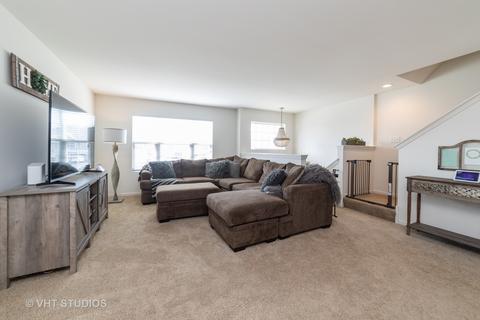1758 Ruby Dr, Pingree Grove, IL 60140 photo 4