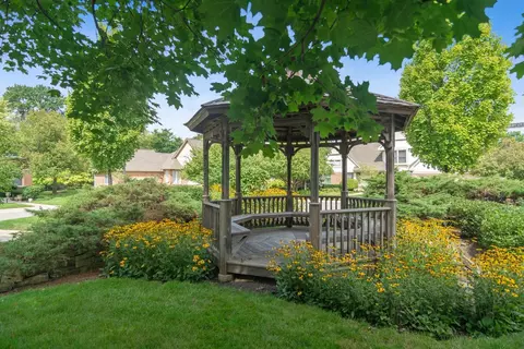 2569 Windrush Ln, Northbrook, IL 60062 photo 27