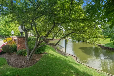 2569 Windrush Ln, Northbrook, IL 60062 photo 30