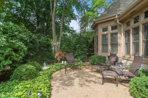 2569 Windrush Ln, Northbrook, IL 60062 photo 22