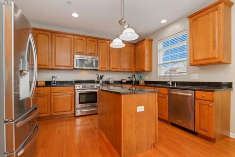5961 Chatham Dr, Hoffman Estates, IL 60192 photo 9