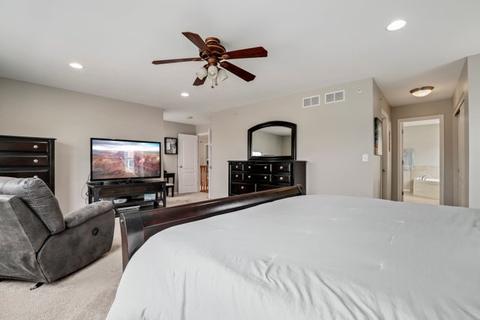 5961 Chatham Dr, Hoffman Estates, IL 60192 photo 21