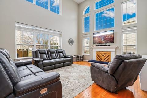 5961 Chatham Dr, Hoffman Estates, IL 60192 photo 16