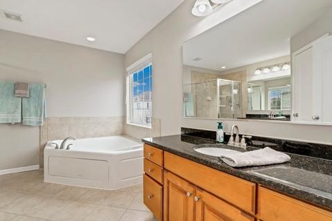 5961 Chatham Dr, Hoffman Estates, IL 60192 photo 22