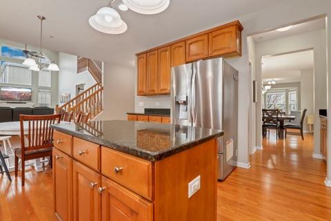 5961 Chatham Dr, Hoffman Estates, IL 60192 photo 10