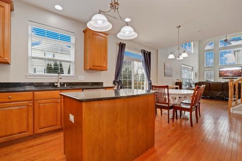 5961 Chatham Dr, Hoffman Estates, IL 60192 photo 12