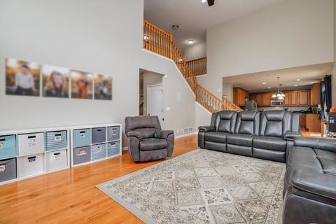 5961 Chatham Dr, Hoffman Estates, IL 60192 photo 17