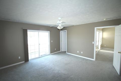 24 Grape Vine Ln, Bloomington, IL 61704 photo 9