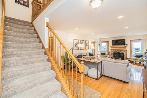 130 Schiller Pl, Itasca, IL 60143 photo 2