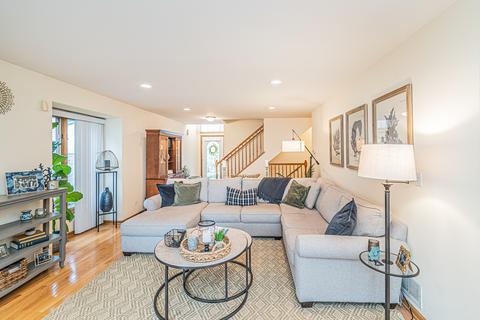 130 Schiller Pl, Itasca, IL 60143 photo 7