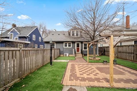 360 Sunset Ave, Aurora, IL 60506 photo 4