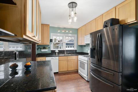 360 Sunset Ave, Aurora, IL 60506 photo 9