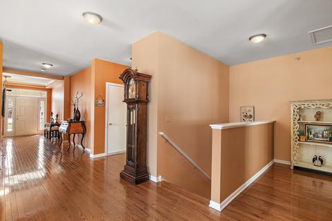 5876 Leeds Rd, Hoffman Estates, IL 60192 photo 7