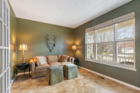 5876 Leeds Rd, Hoffman Estates, IL 60192 photo 5