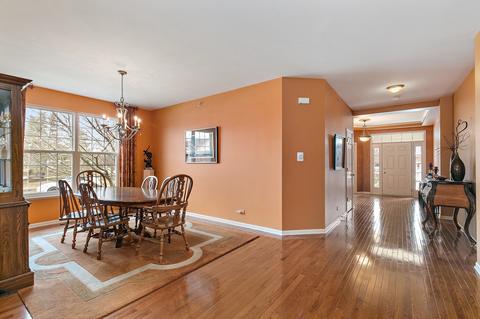 5876 Leeds Rd, Hoffman Estates, IL 60192 photo 6