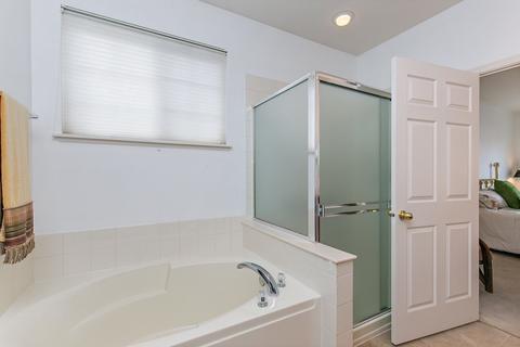 5876 Leeds Rd, Hoffman Estates, IL 60192 photo 17