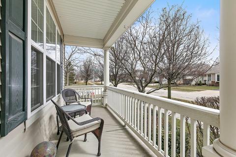 5876 Leeds Rd, Hoffman Estates, IL 60192 photo 3