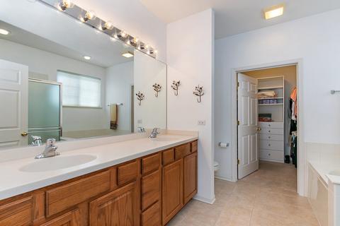 5876 Leeds Rd, Hoffman Estates, IL 60192 photo 18