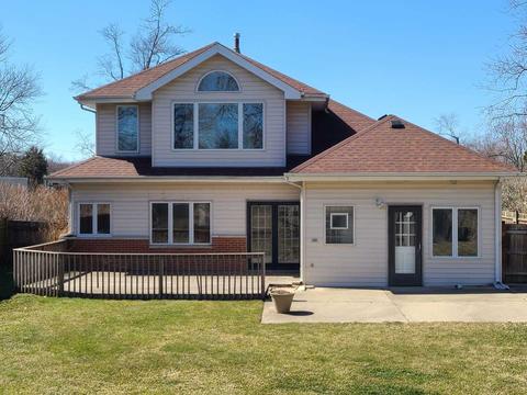 1441 Maple St, Glenview, IL 60025 photo 2