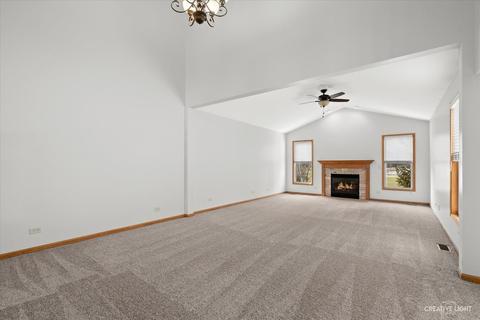 536 Madison Ln, Elgin, IL 60123 photo 4