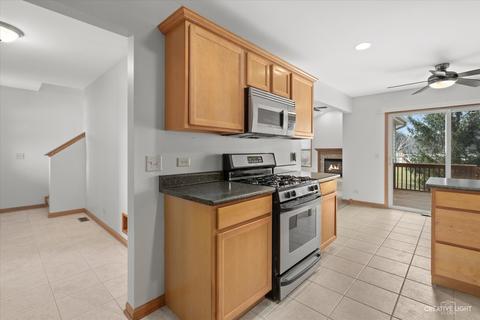 536 Madison Ln, Elgin, IL 60123 photo 10