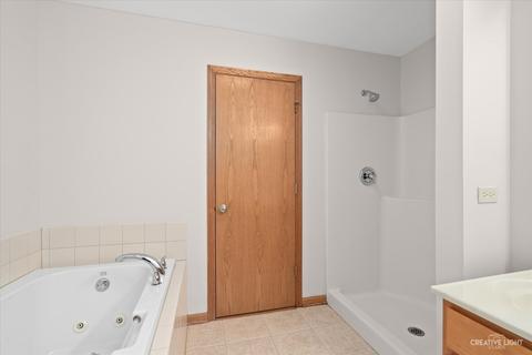 536 Madison Ln, Elgin, IL 60123 photo 16
