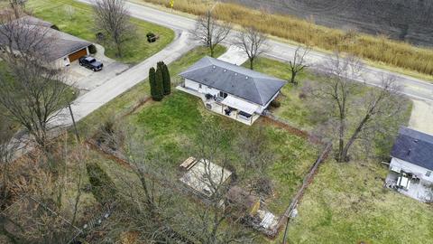 217 E Parker St, Gardner, IL 60424 photo 2