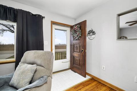 217 E Parker St, Gardner, IL 60424 photo 3