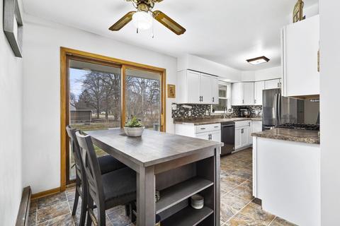 217 E Parker St, Gardner, IL 60424 photo 6