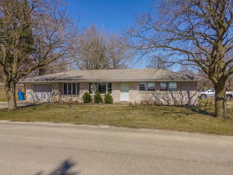 723 E Fuller St, Chenoa, IL 61726 photo 1