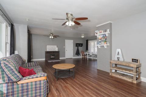 723 E Fuller St, Chenoa, IL 61726 photo 8