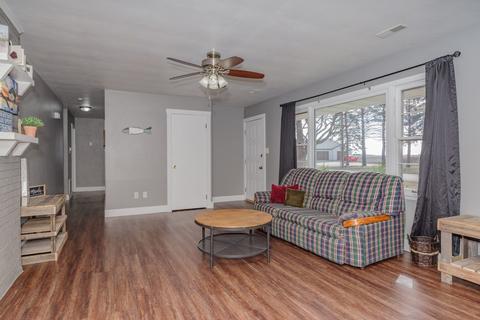 723 E Fuller St, Chenoa, IL 61726 photo 9