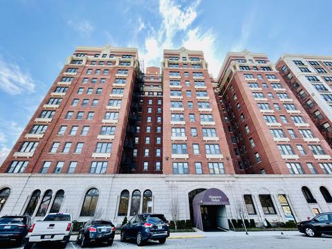 5300 S Shore Dr #91, Chicago, IL 60615