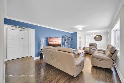 715 Mohave St, Hoffman Estates, IL 60169 photo 2