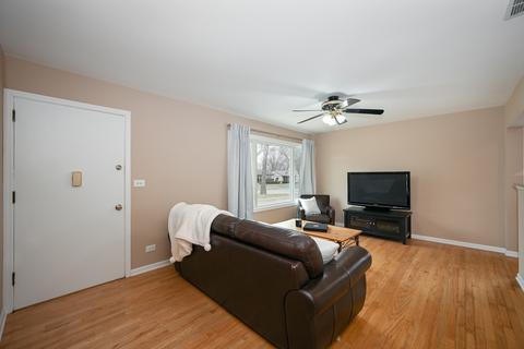 3609 S Falcon Ct, Rolling Meadows, IL 60008 photo 4
