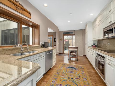 725 Tomlin Dr #B2, Burr Ridge, IL 60527 photo 8